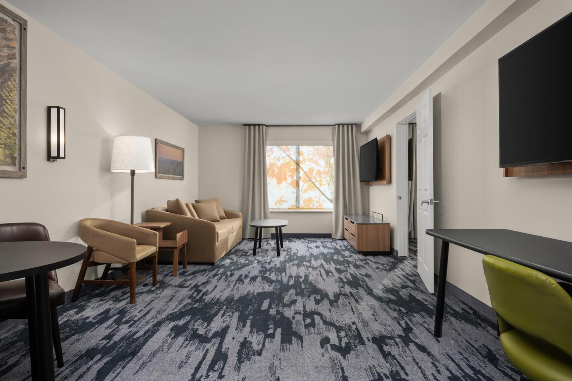 Hotel Fairfield By Marriott & North